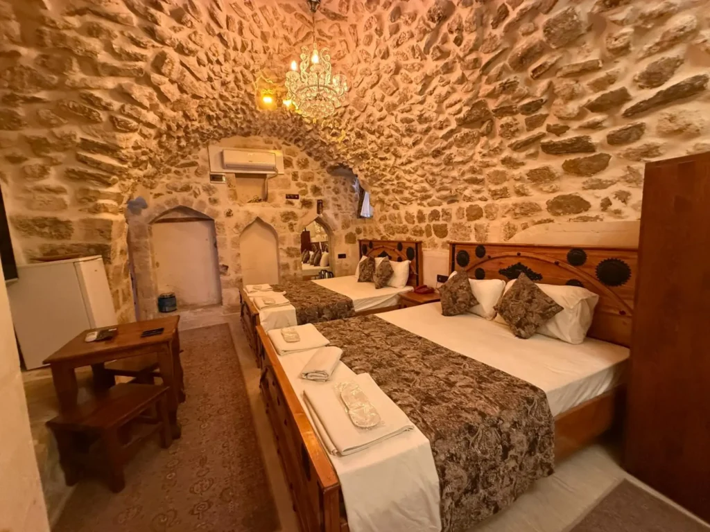 Apollon Aile Odası — Helen Olimpos Konağı, Mardin