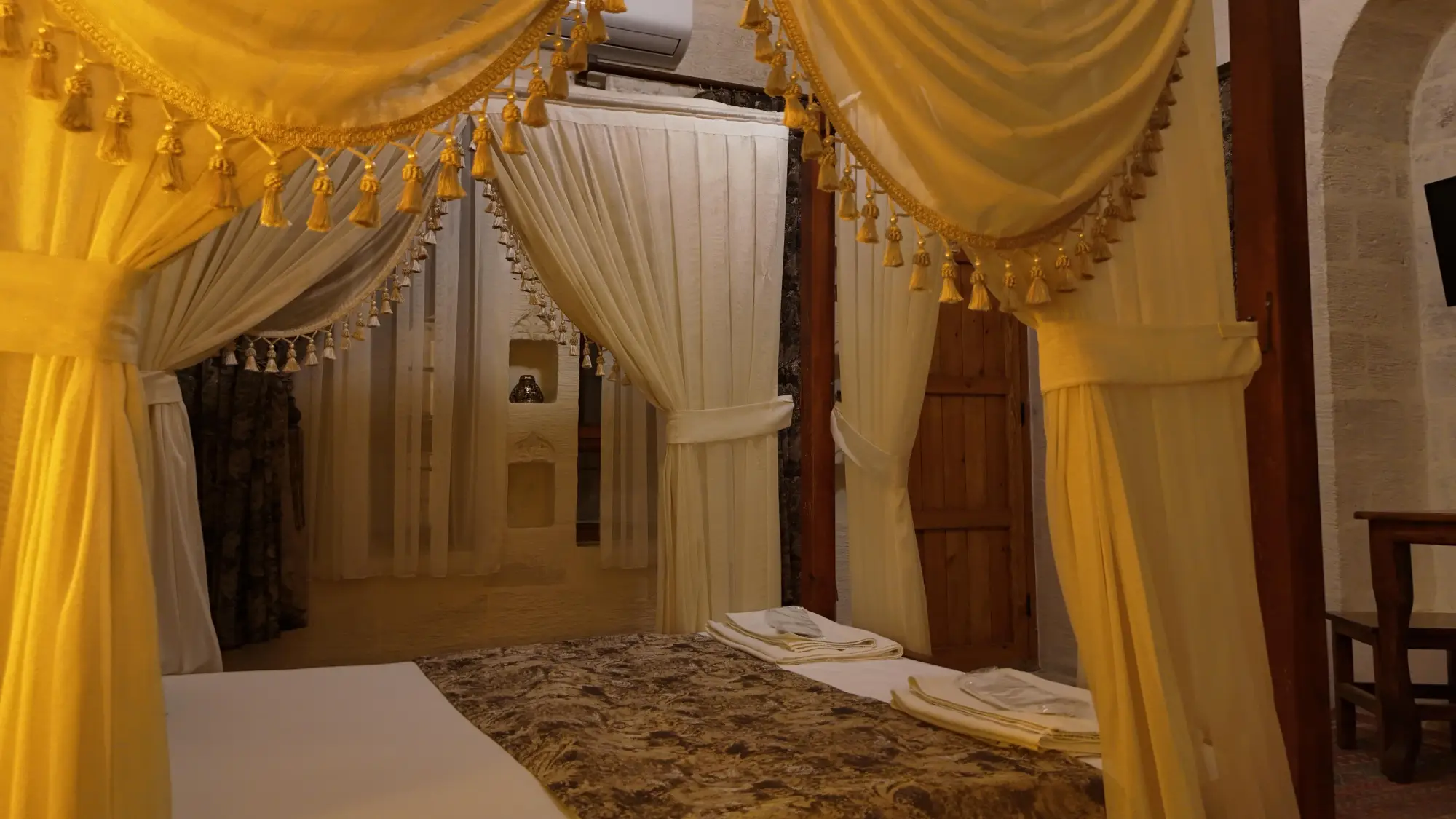 Helen Olimpos Konağı’ndan bir kare — Mardin butik taş konak (10)