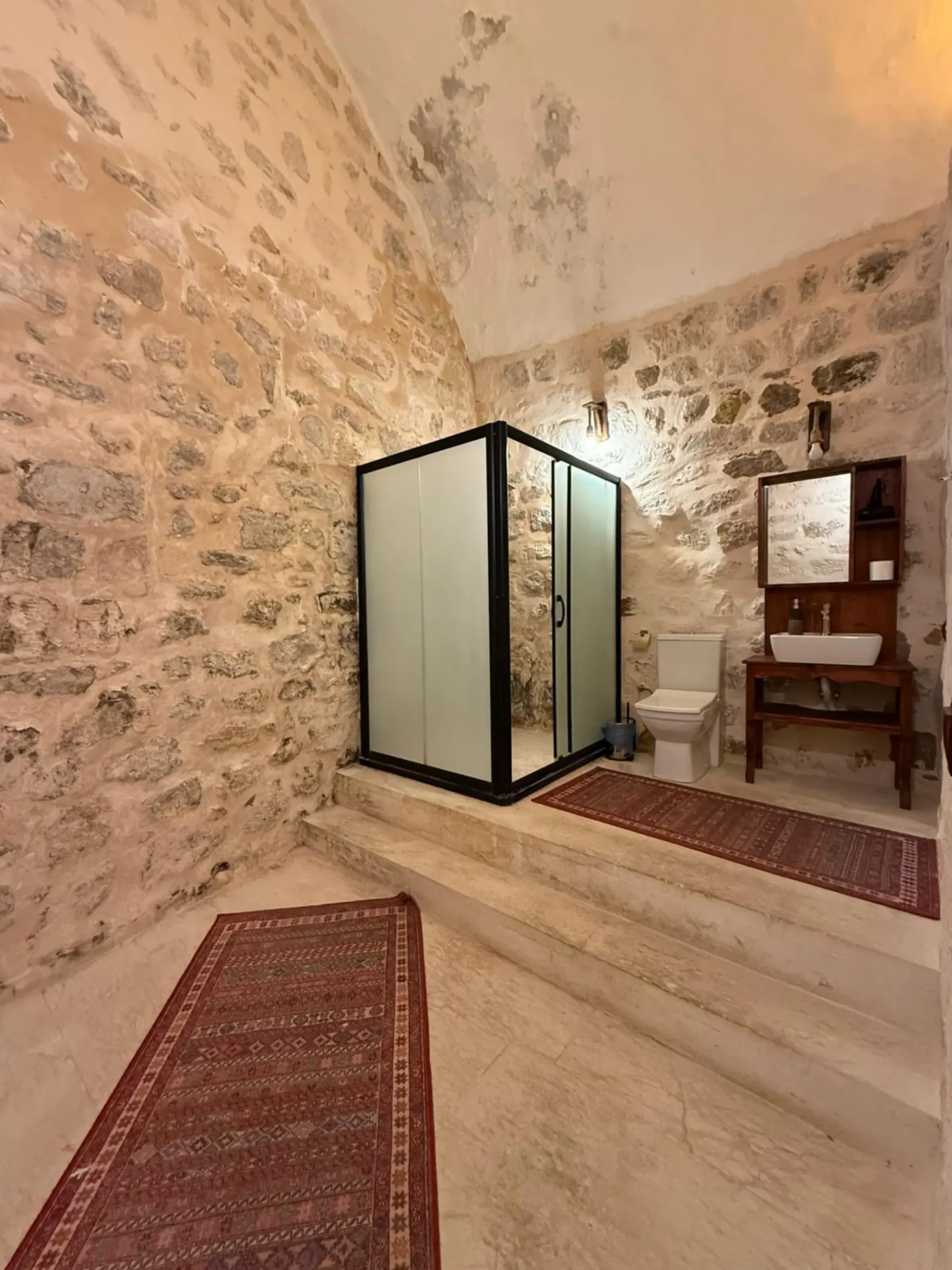 Helen Olimpos Konağı’ndan bir kare — Mardin butik taş konak (65)