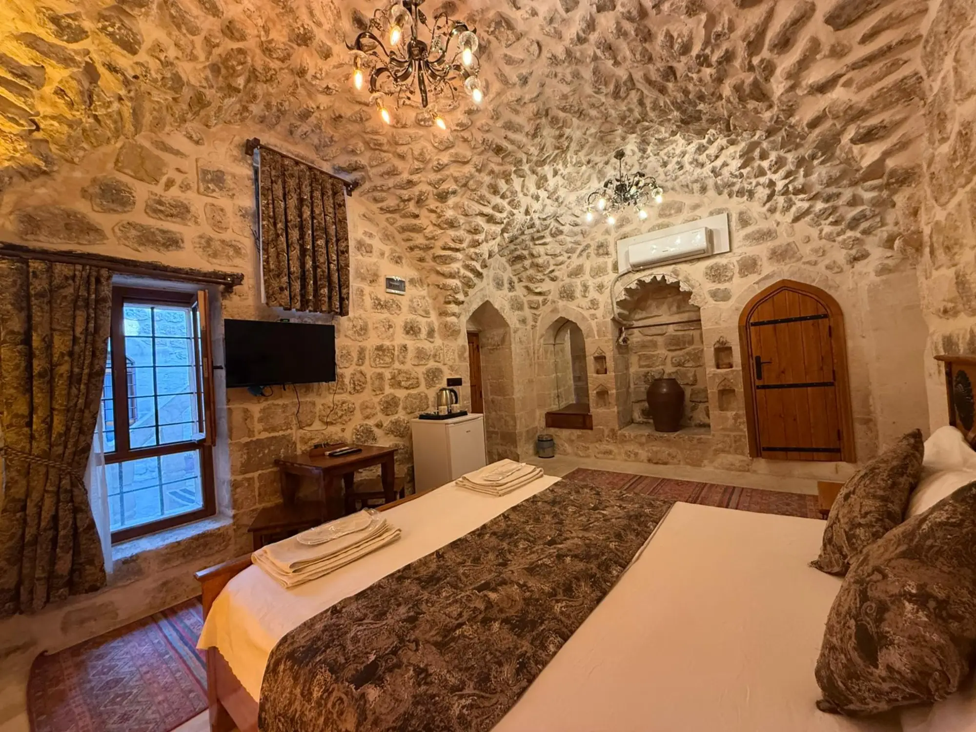 Helen Olimpos Konağı’ndan bir kare — Mardin butik taş konak (14)